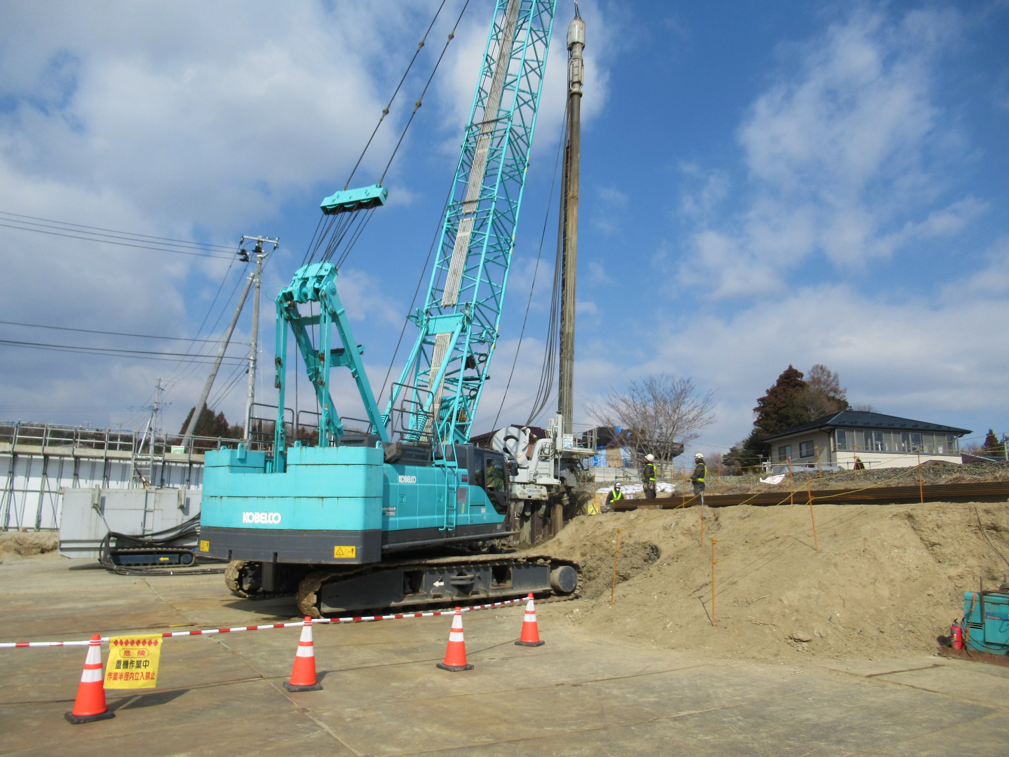 写真：70tクローラークレーン　7070G