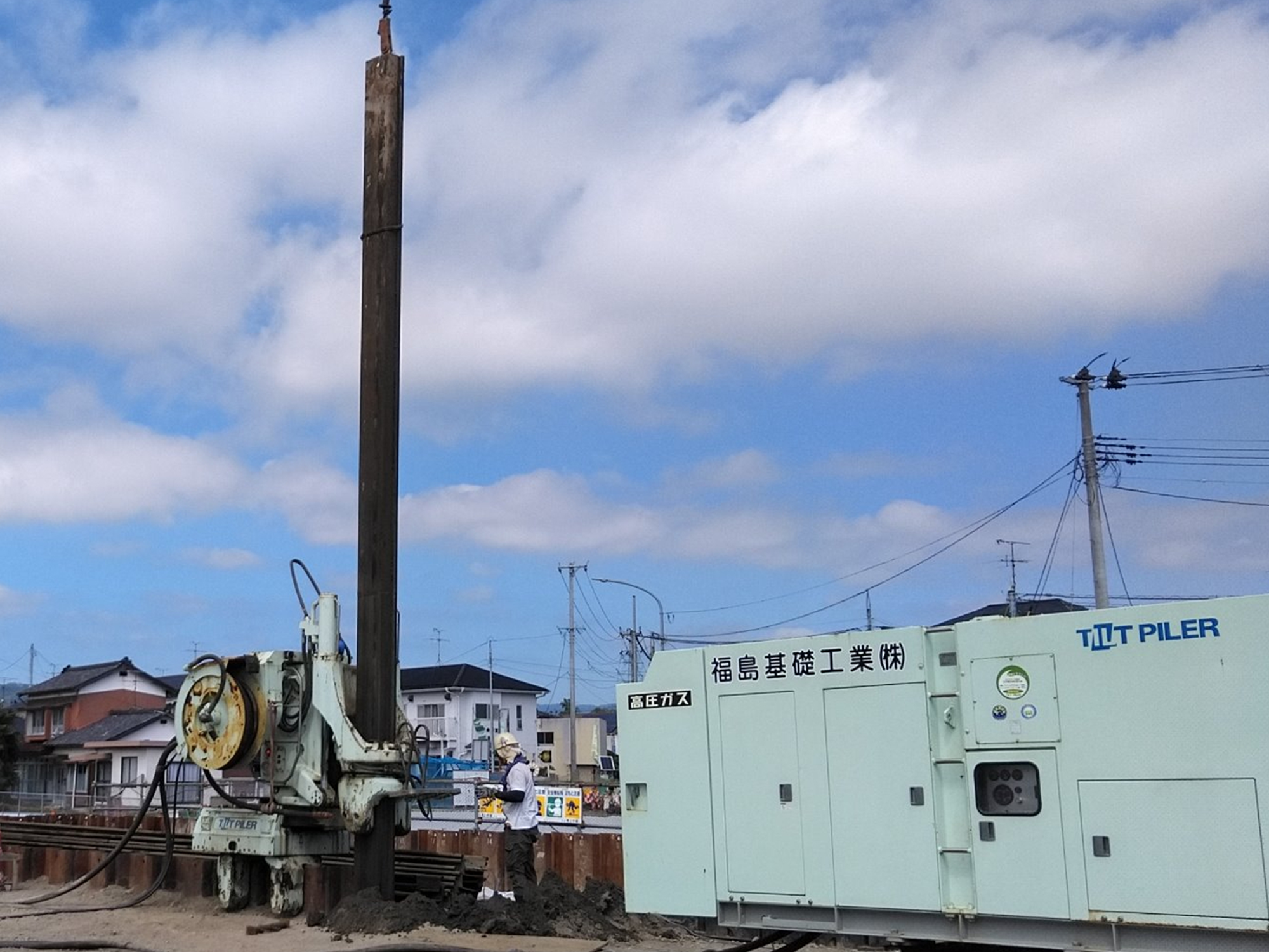 写真：油圧圧入・引抜き工法